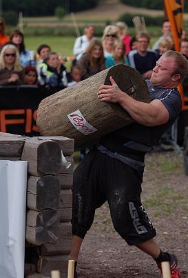 Espen Aune Strongman - Log Carrying